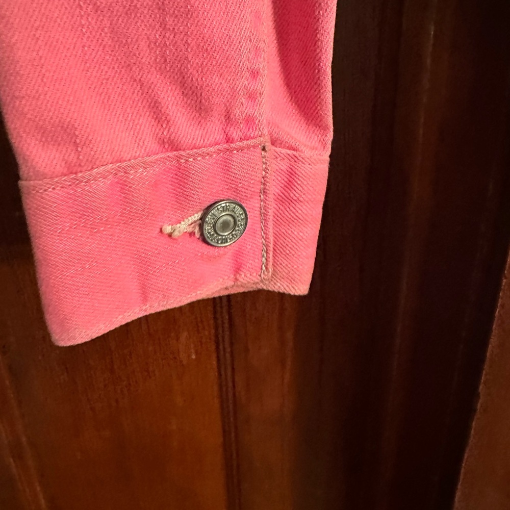 EUC Levi’s cropped denim distressed trucker’s jacket - Picture 5 of 11